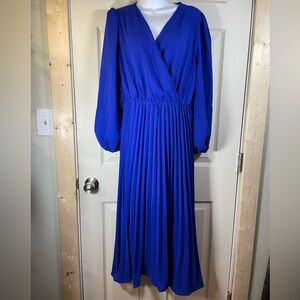 Elegant Sapphire Long Sleeve‎ Dress